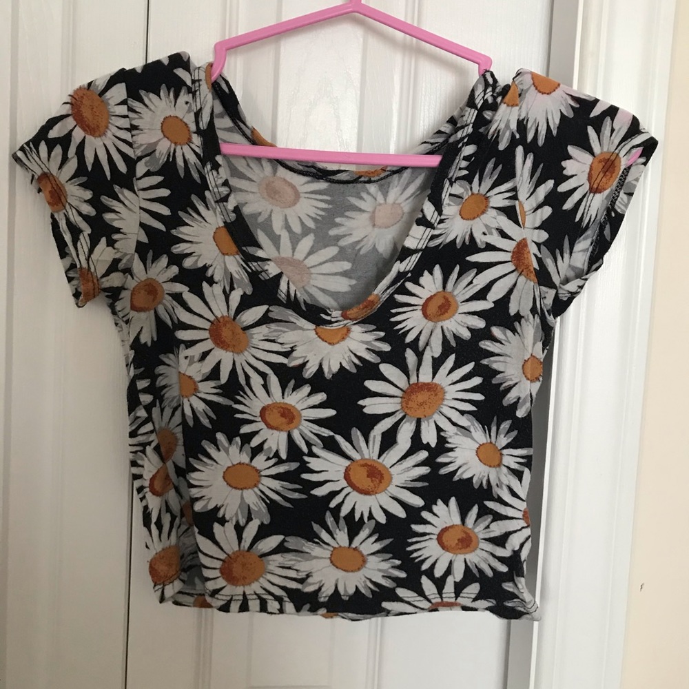 FREE W BUNDLE daisy crop top